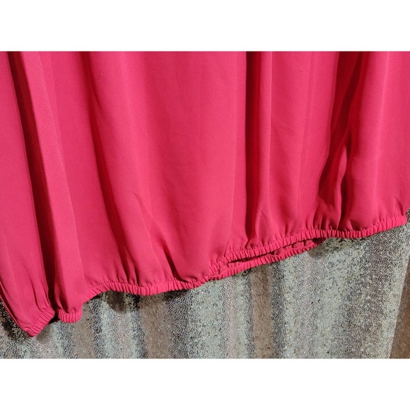 Chaus New York Red Flowy Blouse. Size Medium. Red. Elastic gathered hem - Picture 4 of 7